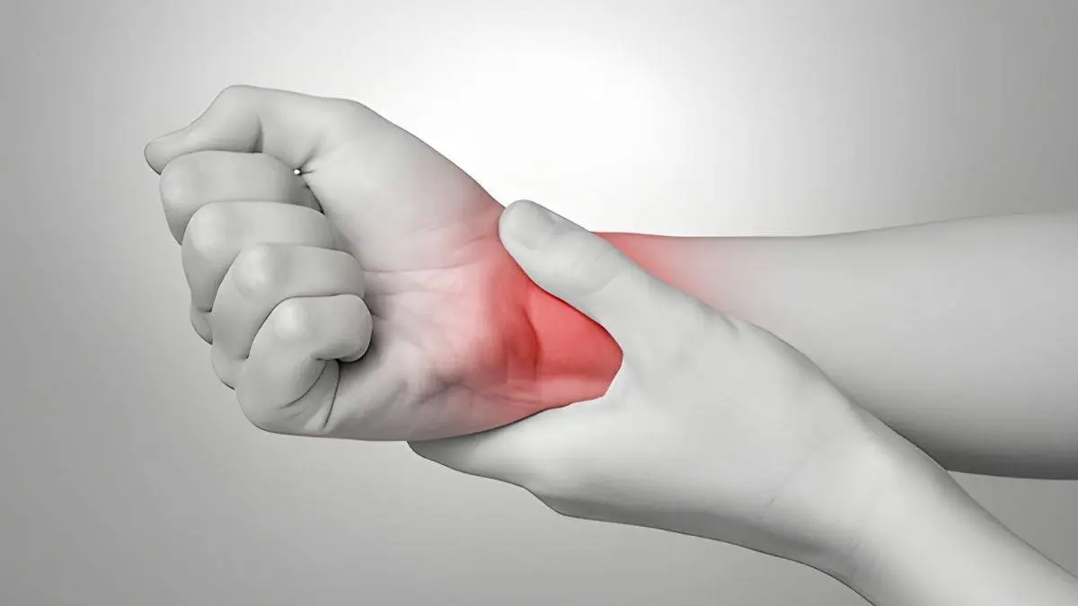 Photo of wrist pinpointing area of pain